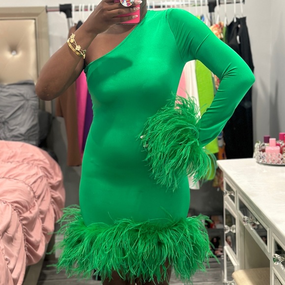Green One Sleeve Custom Ostrich Feathers Bodycon Mini Dress - Picture 10 of 15